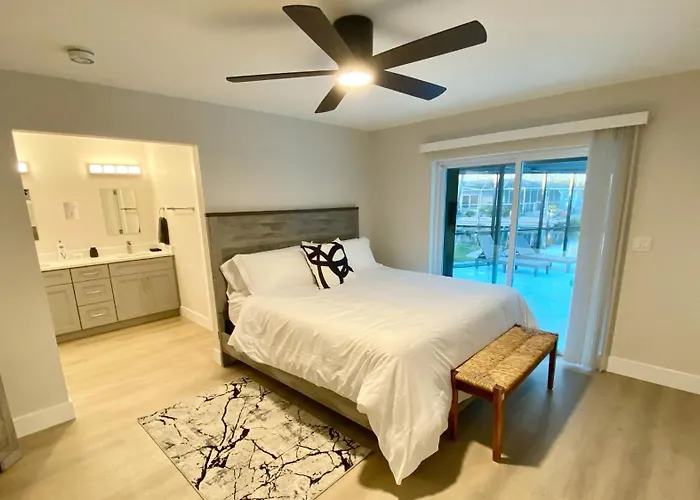 Waterfront Gulf Gateway: Pool/Dock/Grill/Gameroom