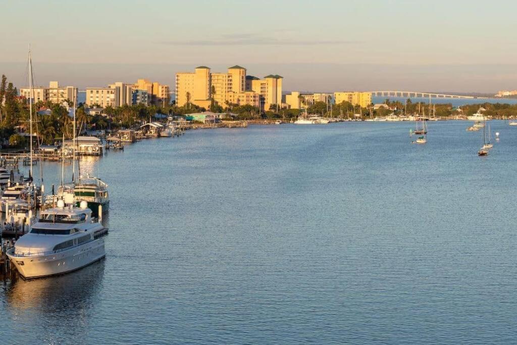 Сasa de vacaciones Waterfront Gulf Gateway: Pool/dock/grill/gameroom