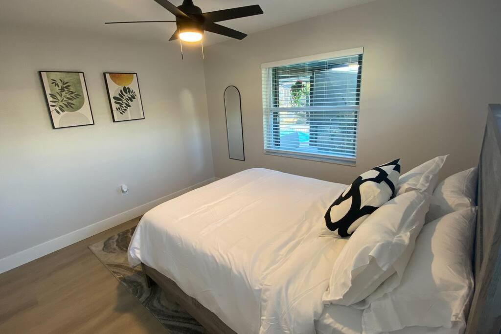 Сasa de vacaciones Waterfront Gulf Gateway: Pool/dock/grill/gameroom